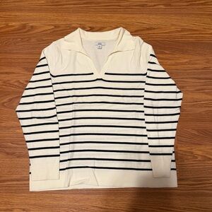 Croft & Barrow V-Neck Sweater in Cream and Navy Blue Stripes